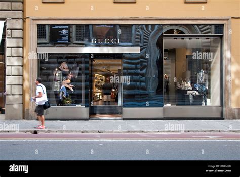 gucci store firenze via tornabuoni|gucci giardino 25 firenze.